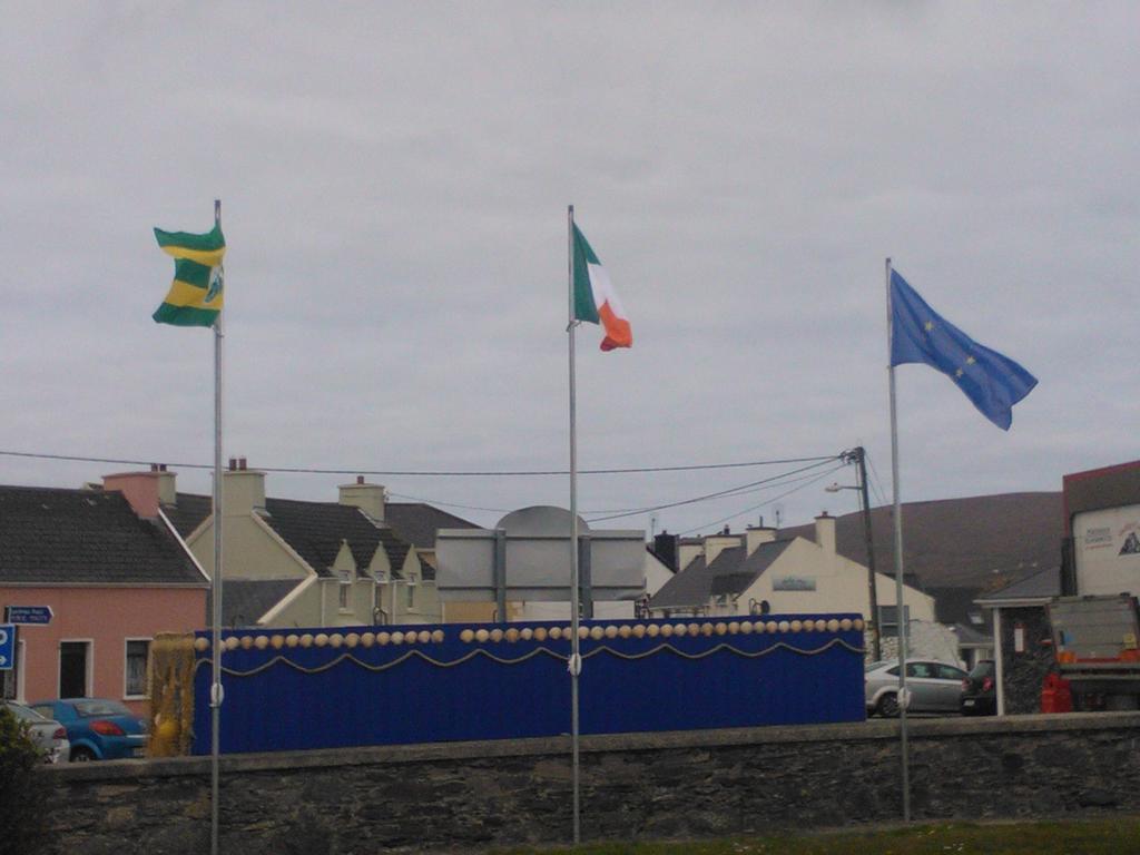 The Ferry Boat Hotel Portmagee Bagian luar foto