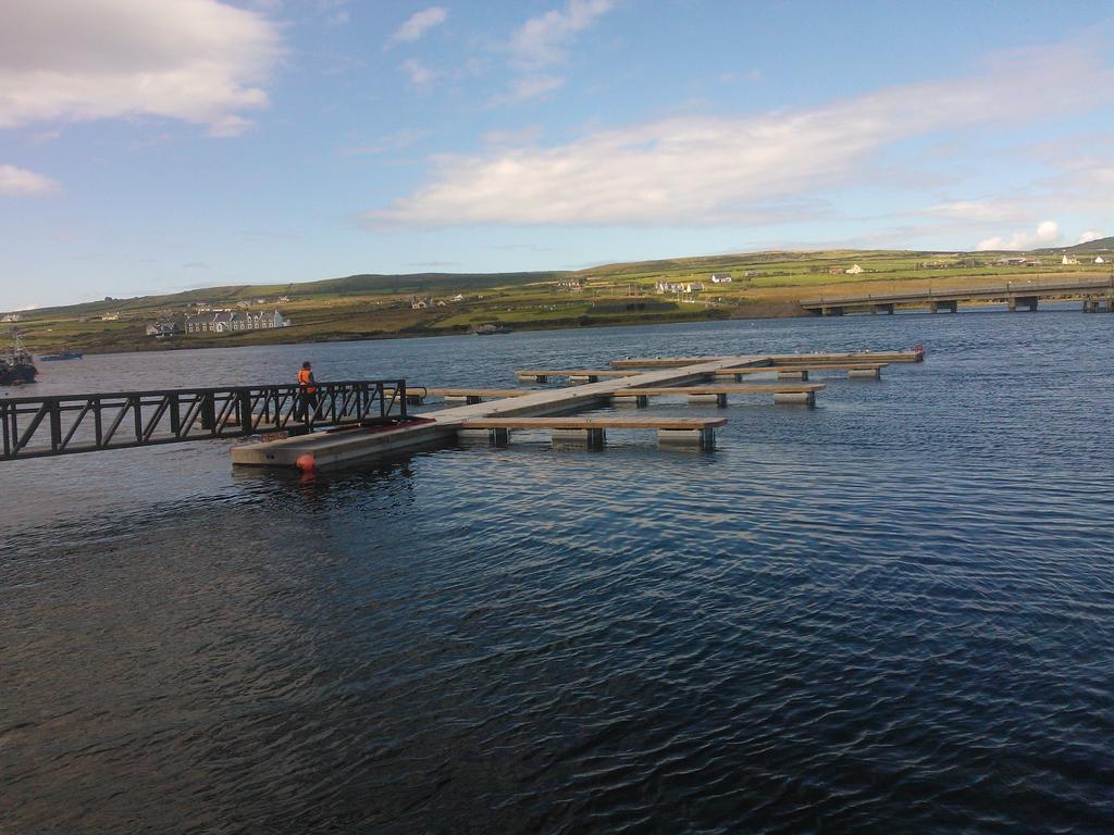 The Ferry Boat Hotel Portmagee Bagian luar foto